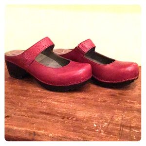 Dansco clogs